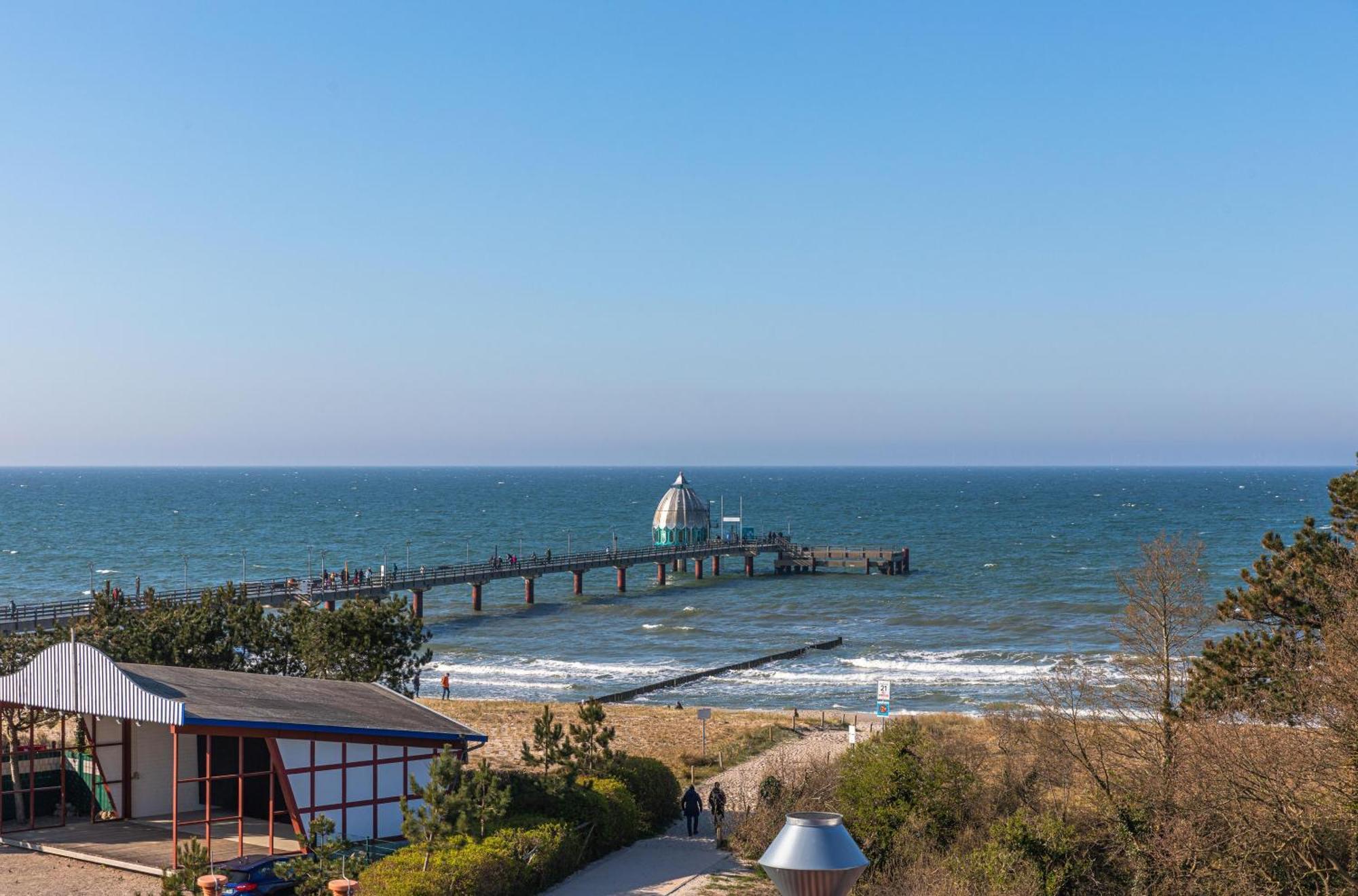 Krosse Krabbe An Der Seebruecke Zingst Zewnętrze zdjęcie